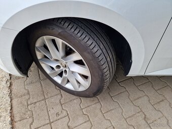 Škoda Superb Combi III 2.0 TDi DSG Ambition 150K (diesel) - 4