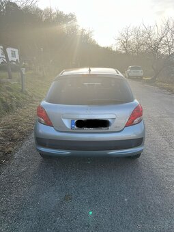 Peugeot 207 1.4 benzín - 4