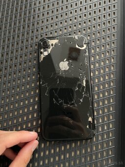 iPhone xr , Samsung - 4