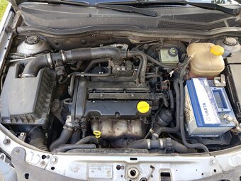 Predám Opel Astra H - 4