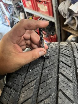 Predam 4ks zimne pneu 225/50 r18 - 4