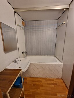 Garsónka s balkónom v Seredi na predaj - 4