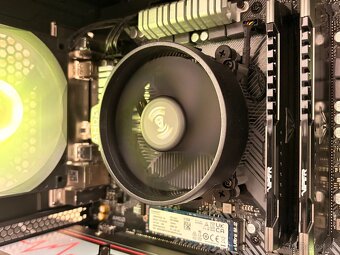 PC R5 5500 / RX 5700XT / 16G RAM / 500GB - 4