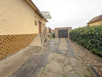 Príjemný rodinný dom v dobrej lokalite s veľkým dvorom - 4