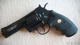 CO2 Revolver - 4
