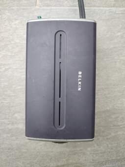 BELKIN menič napätia 12V/230V - 300W - 4