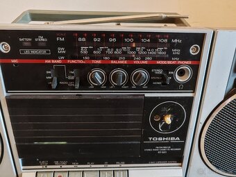 Toshiba a JVC - 4