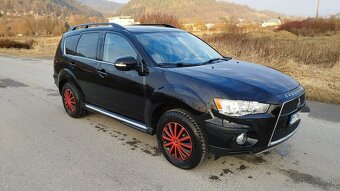 Mitsubishi Outlander 2,2DID,7miestne,automat - 4