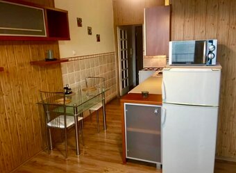 1 IZBOVÝ BYT - CHRENOVÁ - 4