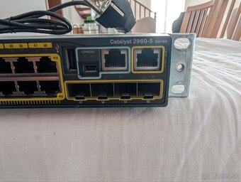 Cisco Catalyst 2960-S (48-port) – (SWITCH) - 4