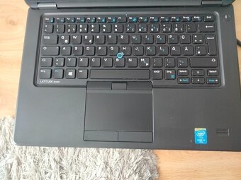 predám ntb Dell latitude e5450 /Intel core i5 / 4gb ram /ssd - 4