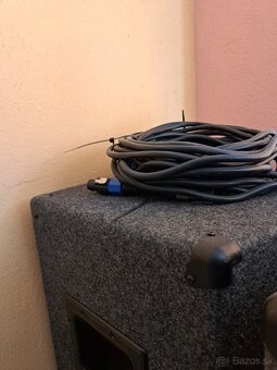 Predám 2x reproduktory 2x subwoofer 1x konzolu plus káble. - 4