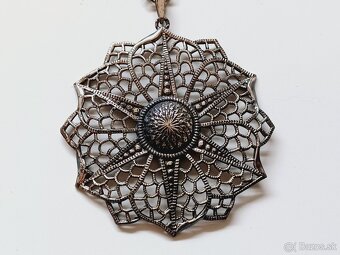 Krasne zaujimave staršie strieborne privesky - 4