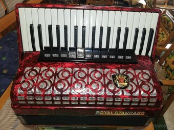 Akordeón Royal Standard Silvana 96 basov - 4