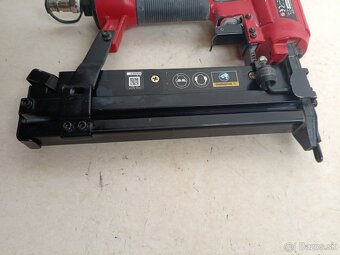 Sponkovačka na vzduch Einhell - 4