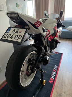Honda CBR 1000RR fireblade - 4