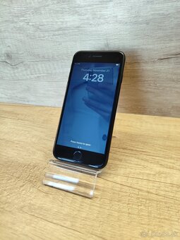 Apple iPhone SE 2020 (2nd gen) - ako nový / v záruke - 4