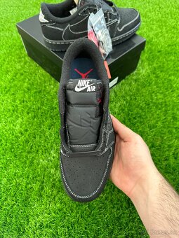Travis Scott Black Phnatom - 4