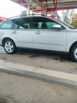 Predám Volvo V50 2.0tdi 100kw rok 2008 - 4