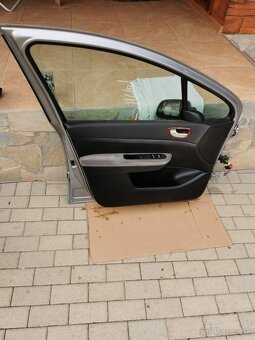Peugeot 307 SW - Dvere vodicove, spolujazdcove, zadne prave - 4