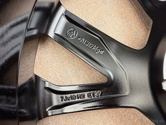 Originál alu koleso Škoda Scala R18 Vega 1ks - 4