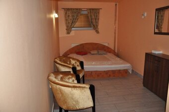 Prijímame dievčatá a ženy - 4