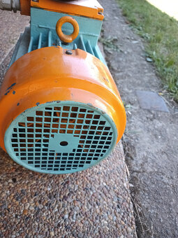 elektromotory 4kW a 2.2kW - 4