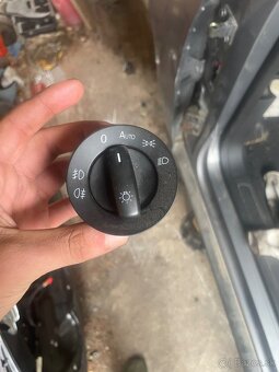 Passat b6 diely budíky ,volant,panel klimatizacie - 4