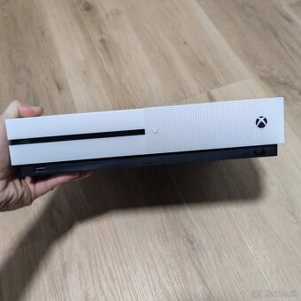 Xbox One S 1TB - 4
