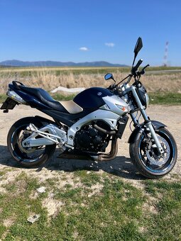 SUZUKI GSR 600 - 4