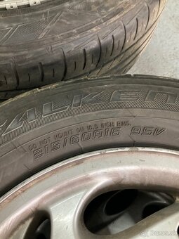 215/60R16 - 4