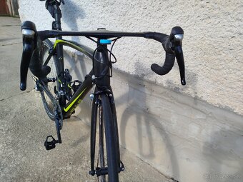 Predám karbónový bicykel FUJI - 4