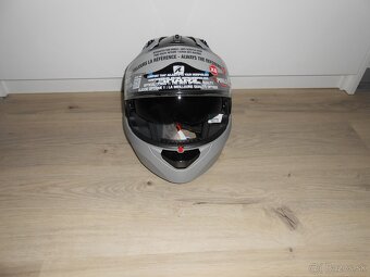 Predam krasnu novu moto prilbu znacky SHARK EVO GT SEAN - 4