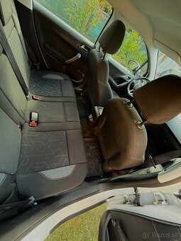 Peugeot 2008 - 4
