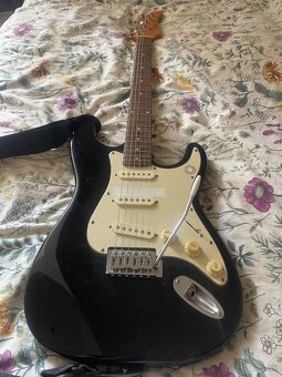 Elektrická gitara Golden Ton, tvar stratocaster - 4