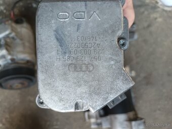 Audi A8 startér alternátor klimakompresor - 4