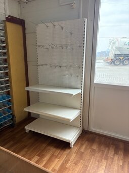 Regále a pulty do predajne na predaj - 4