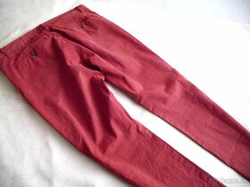 Desigual pánske chino nohavice bordovo červené L-XL - 4