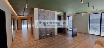 Ponúkam na PREDAJ 5 IZBOVÝ PENTHOUSE V MESTE NOVÉ ZÁMKY - 4