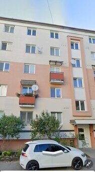 Byt 3 a pol izbový - 4