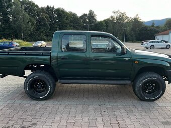 Toyota Hilux - 4