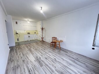 Investičný i na bývanie 2 izbbyt 47m2, pivnica, jedna … - 4