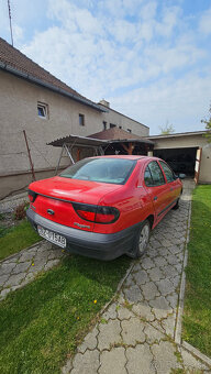 Renault Mégane 1.4e RL - 4