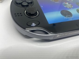 PS VITA PCH-1004 - OLED verzia - 4