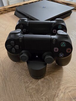 Predám PS4 slim - 4