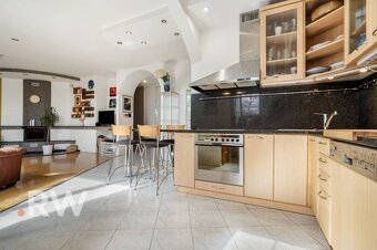 VEĽKORYSÝ 130 m2 + balkón - PREZIDENTSKÝ PALÁC - Staré Mesto - 4