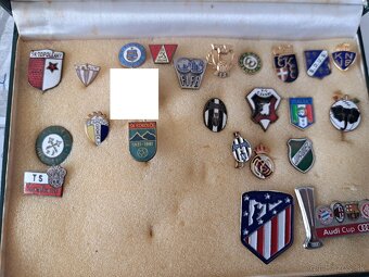 Predám odznaky 2 - 4