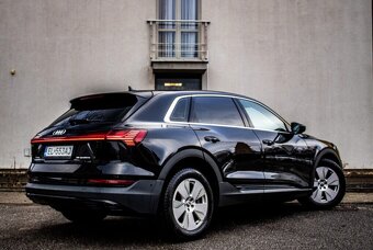 Audi E-tron 55 quattro Advanced, 300kW - 4