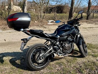 Yamaha MT 07 - 4