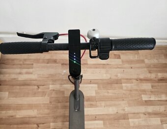 Elektrokolobežka Xiaomi Mi  M365 - 4
